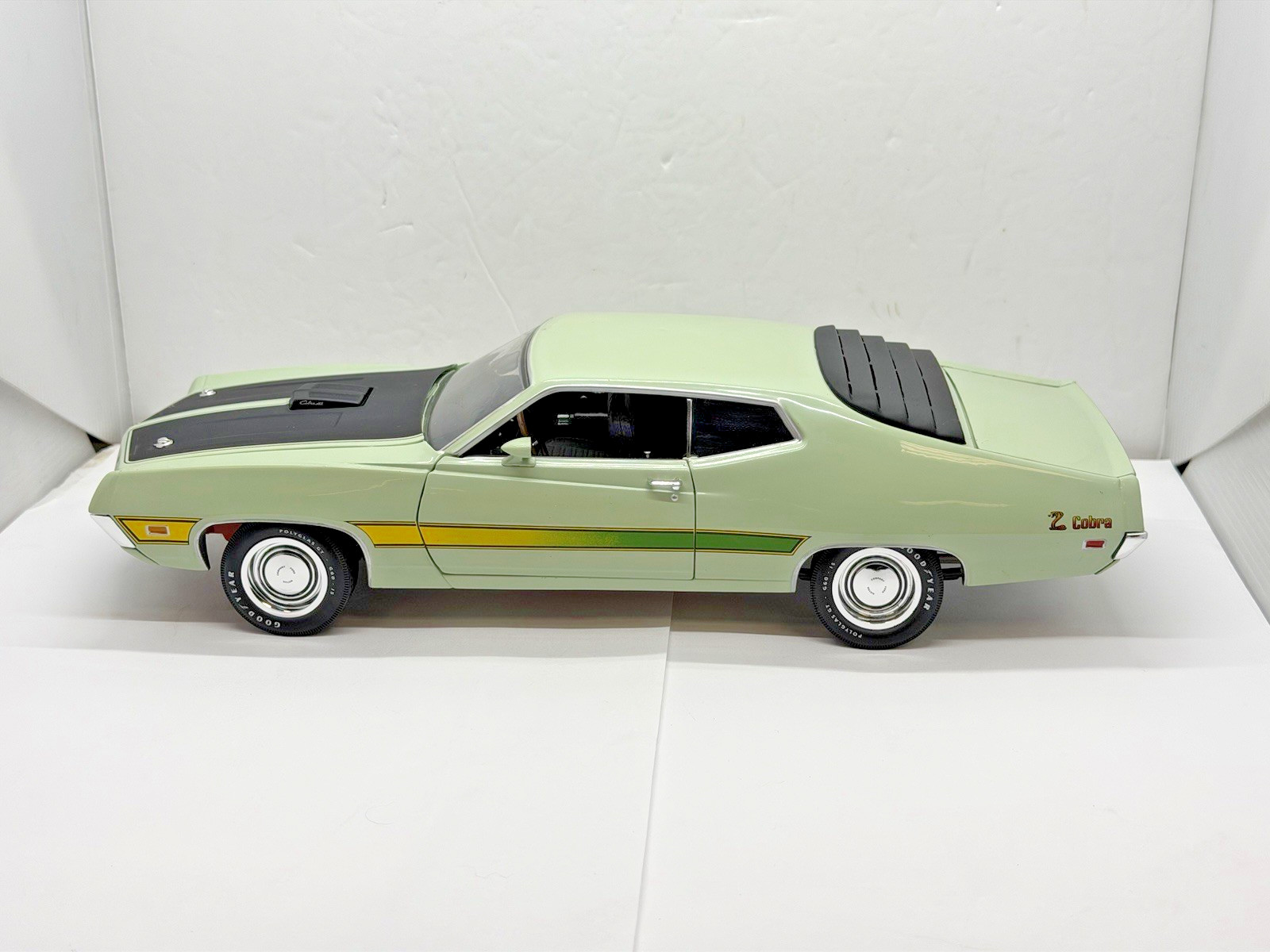 1971 Ford Torino GT Green 1:18 Scale Auto World Item 0054 Not in Box Bx7-4