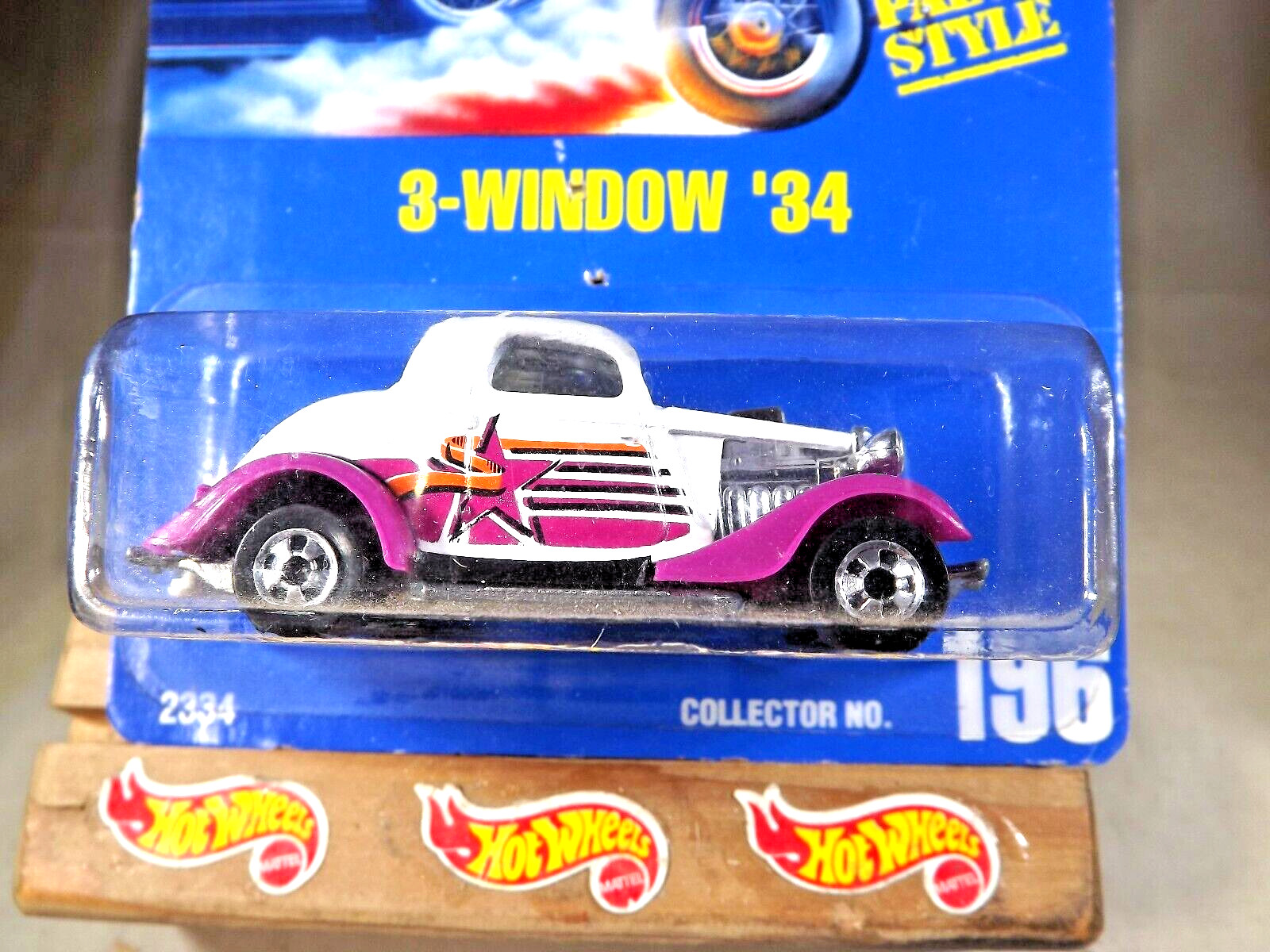 1991 Hot Wheels Blue Card #196 3-WINDOW ’34 White-Purple w/ASW Chrome BW Spokes
