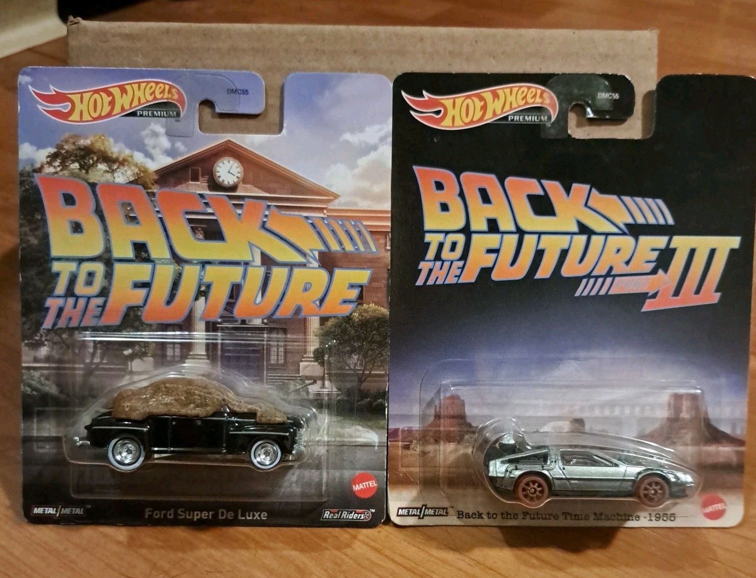 Hot Wheels Premium Back To The Future III Time Machine 1955 & Ford Super Deluxe