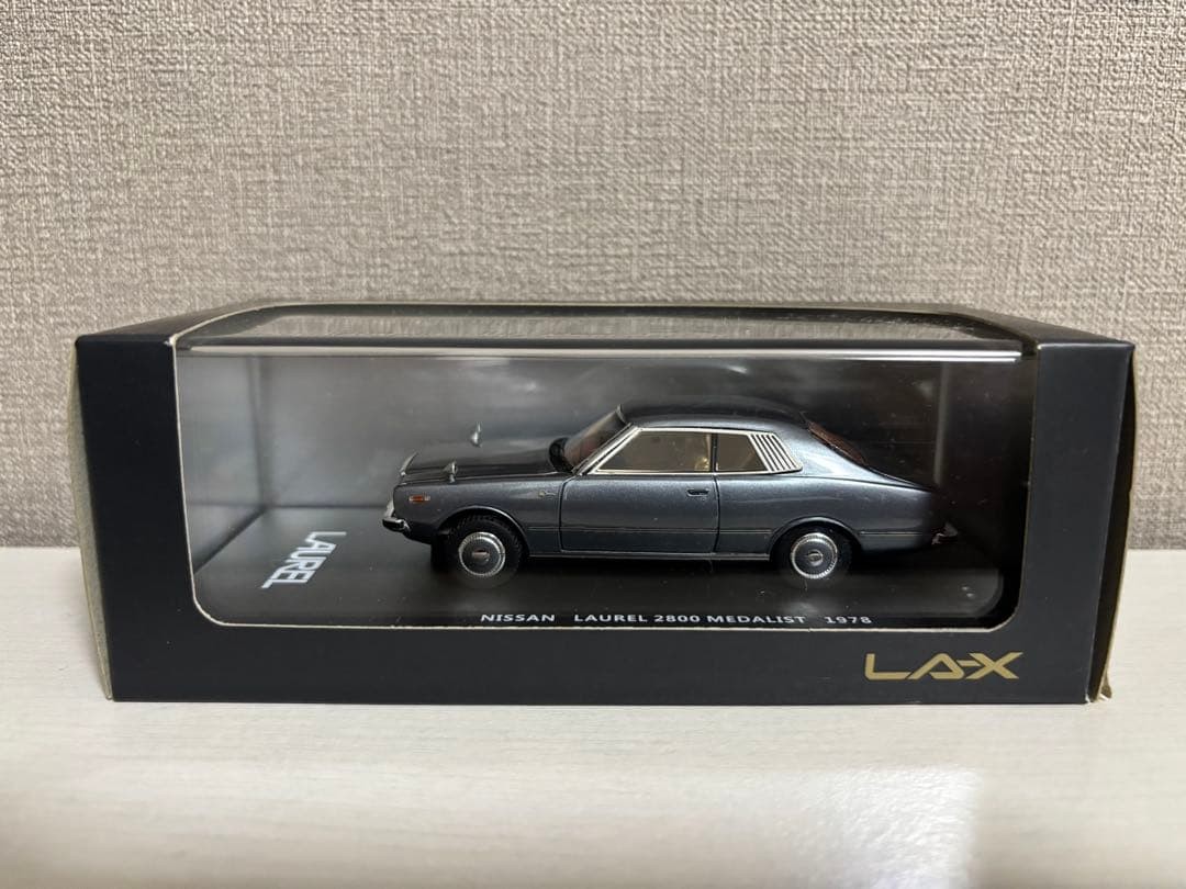 1/43 LA-X Nissan Laurel 2800 Medalist 2 Door Hard Top Grey 327552