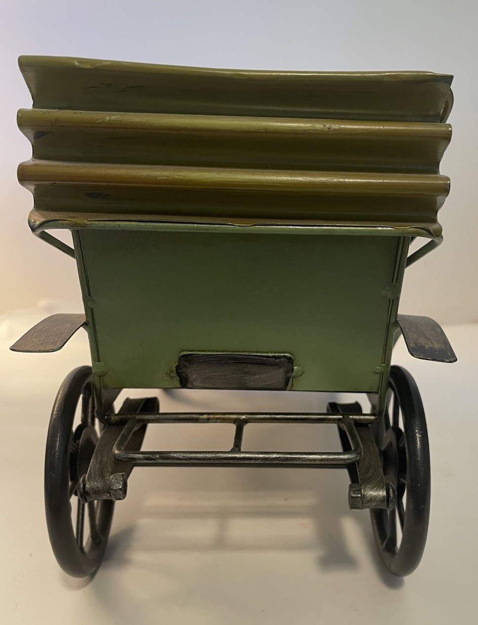 America Retro Classic Car Light Metal Die-cast Car Model T Display Green 12″