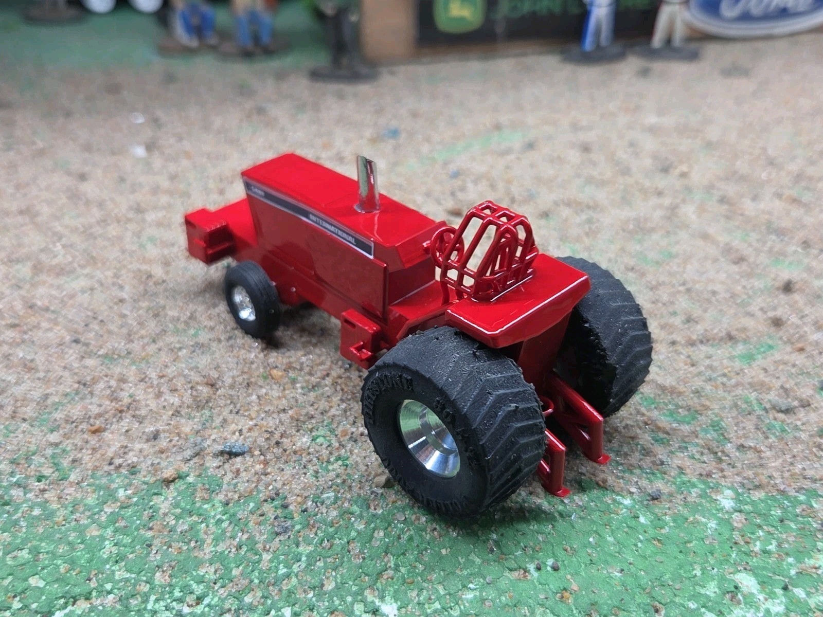 CASE IH International1:64 CUSTOM built TRACTOR pulling PULLER HOT ROD ertl Farm