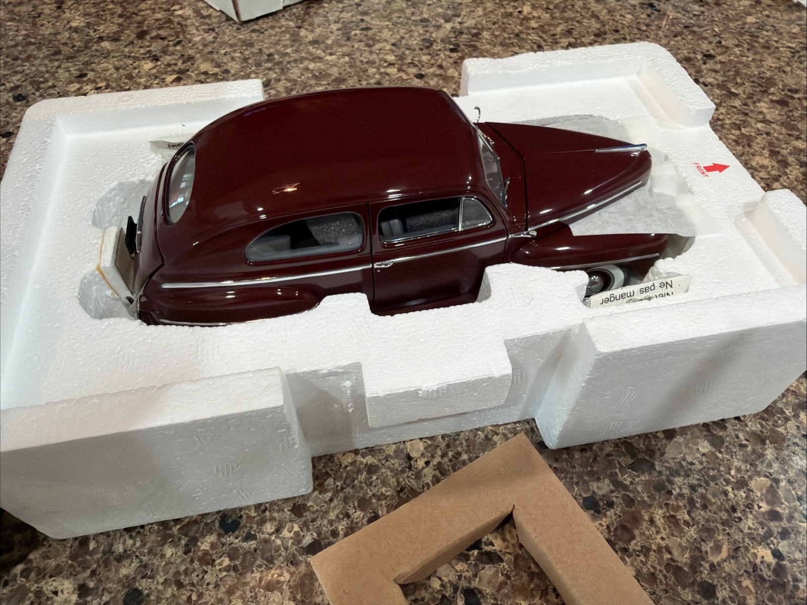 DANBURY MINT 1:25 SCALE 1947 FORD SUPER DELUXE TUDOR SEDAN DIECAST! NEW IN BOX!