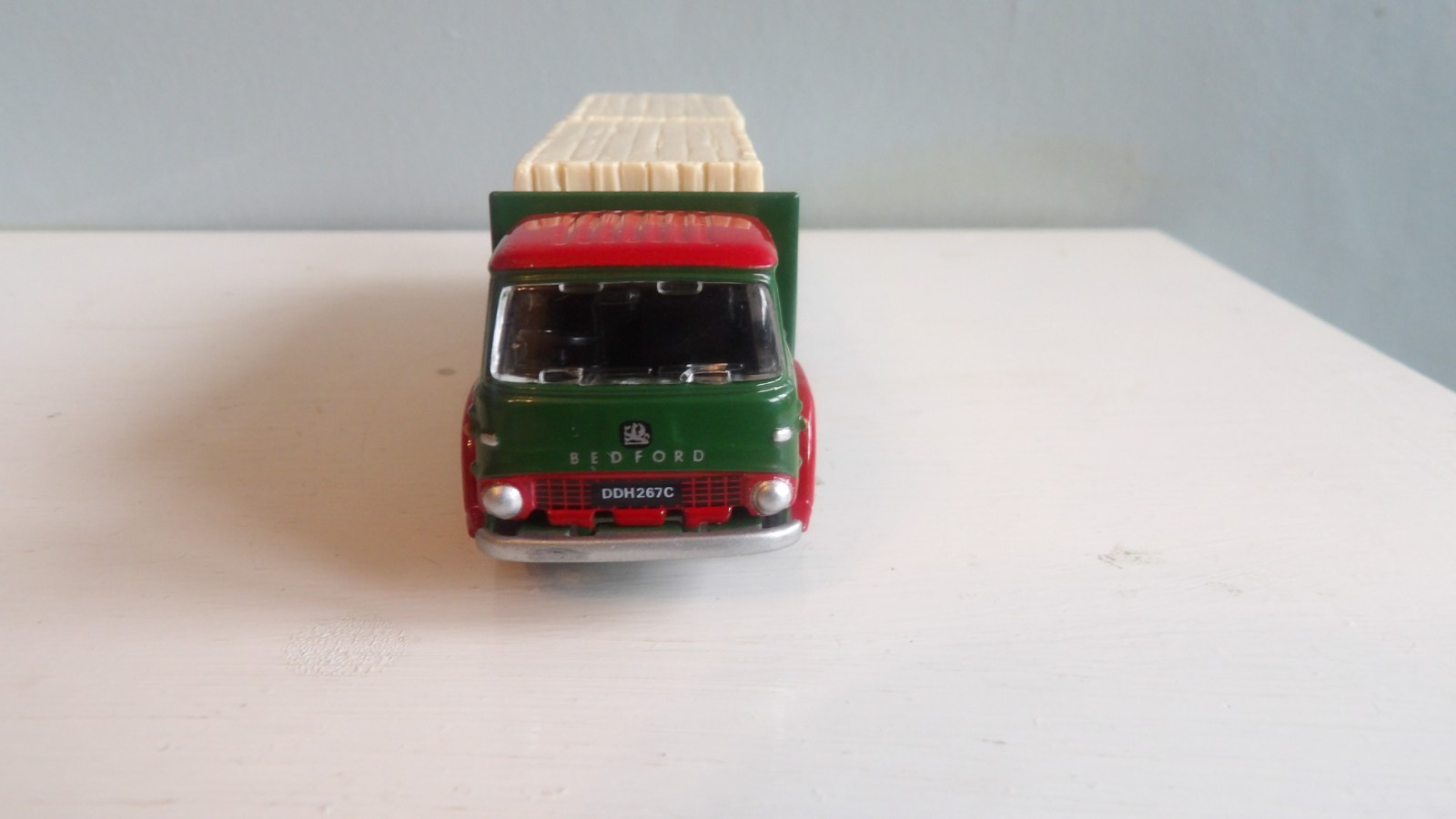 E.F.E COMMERCIALS SERIES 21201 BLOXWICH BEDFORD TK BOXED