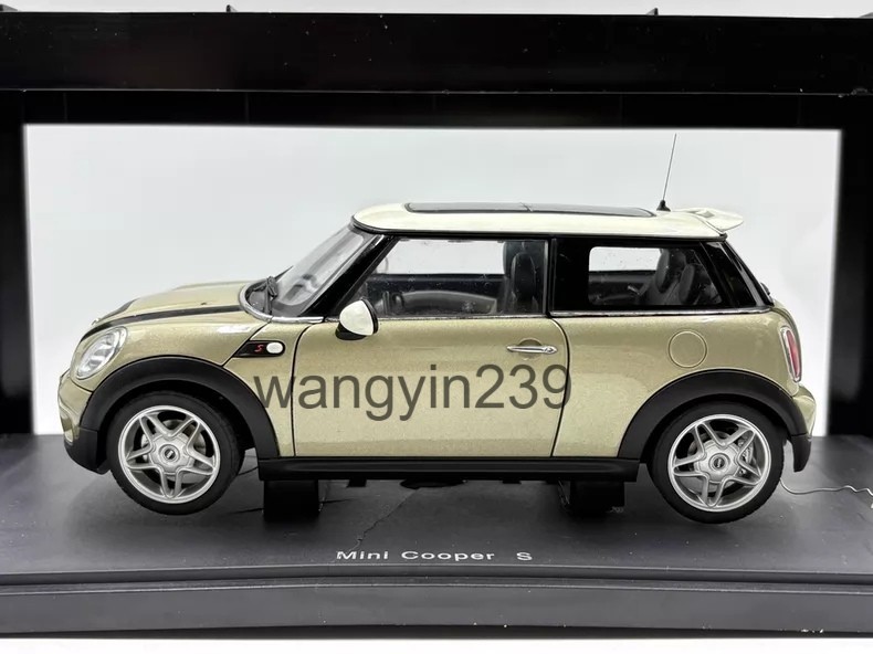 Autoart 1/18 BMW Mini Cooper S Gold Model Car