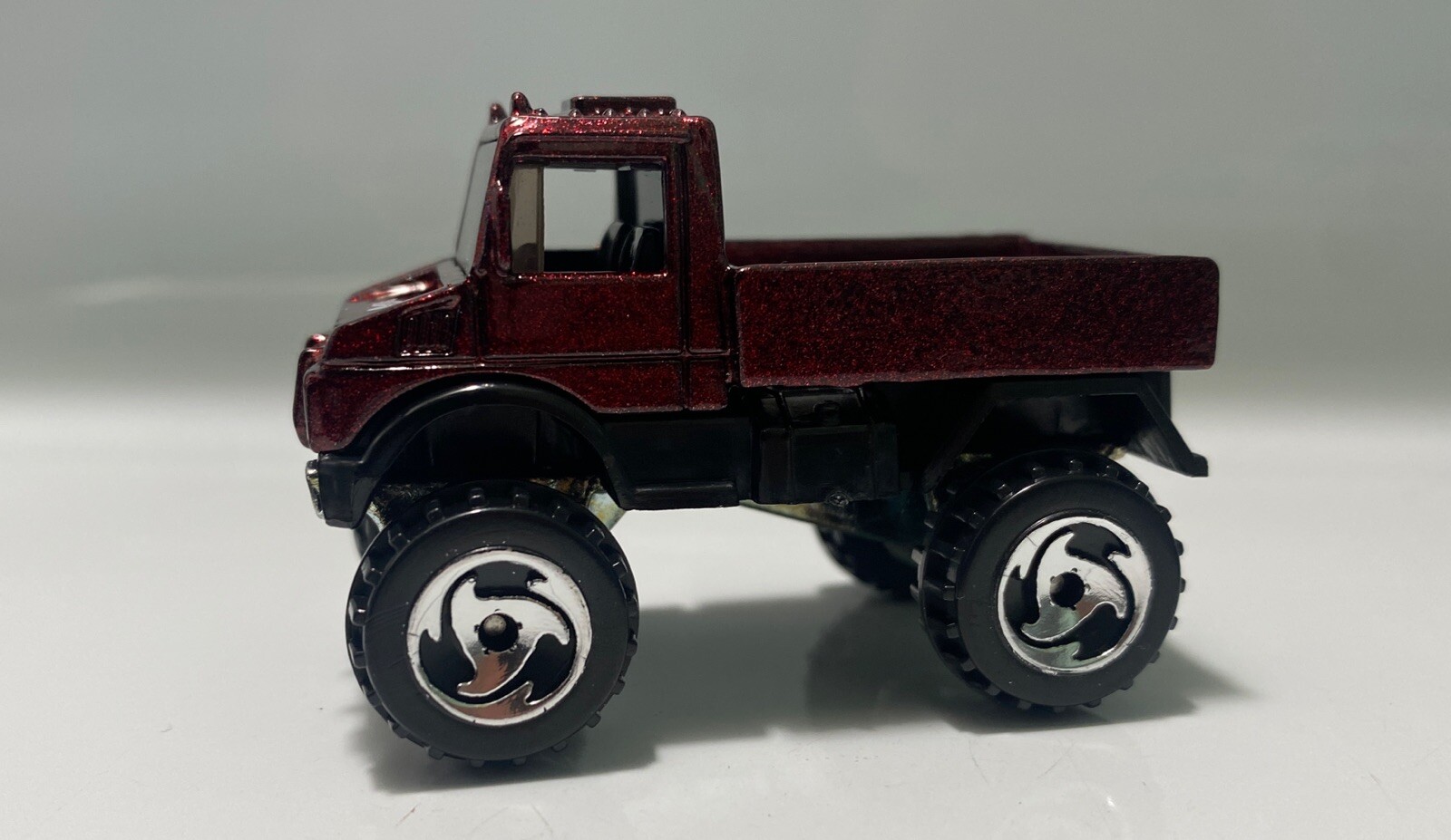 ** 2000 Hot Wheels MERCEDES-BENZ UNIMOG w/ REMOVABLE TOP MINT BLISTER PULL **