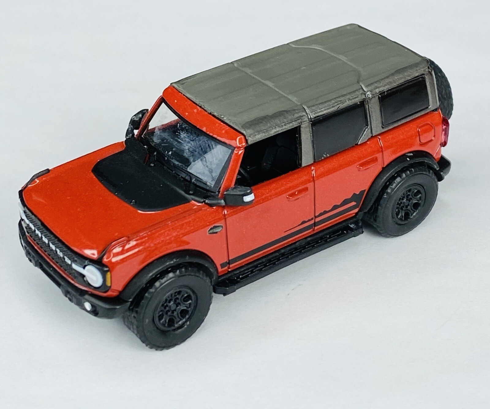 Red Orange 2021 Ford Bronco Wildtrack 4D 4×4 Truck SUV Greenlight 1/64 Off-road
