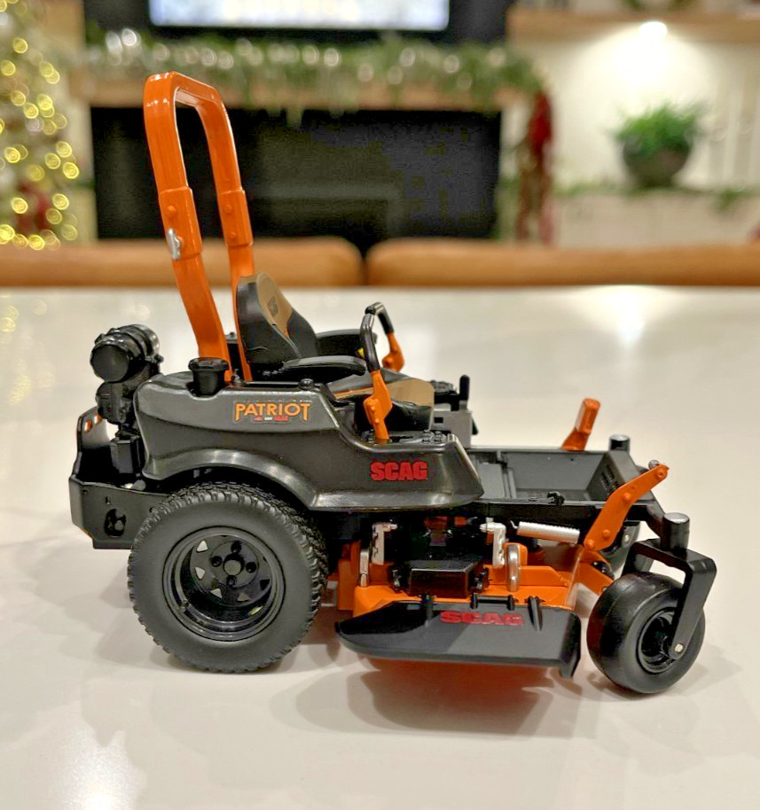 Scag Patriot 1/16 Scale Diecast Replica Zero-Turn Lawnmower