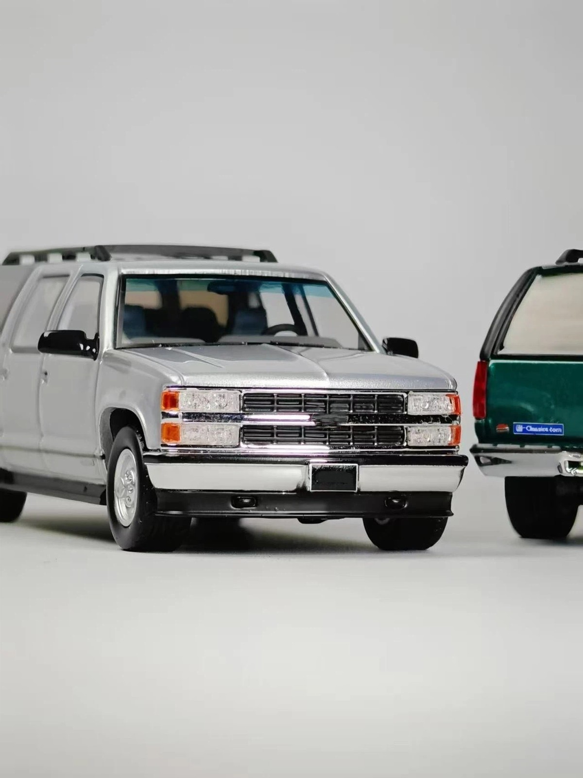 1:64 Bliss Suburban GMT400 Full-size SUV Sports Model Diecast TMCS Malaysia 2026