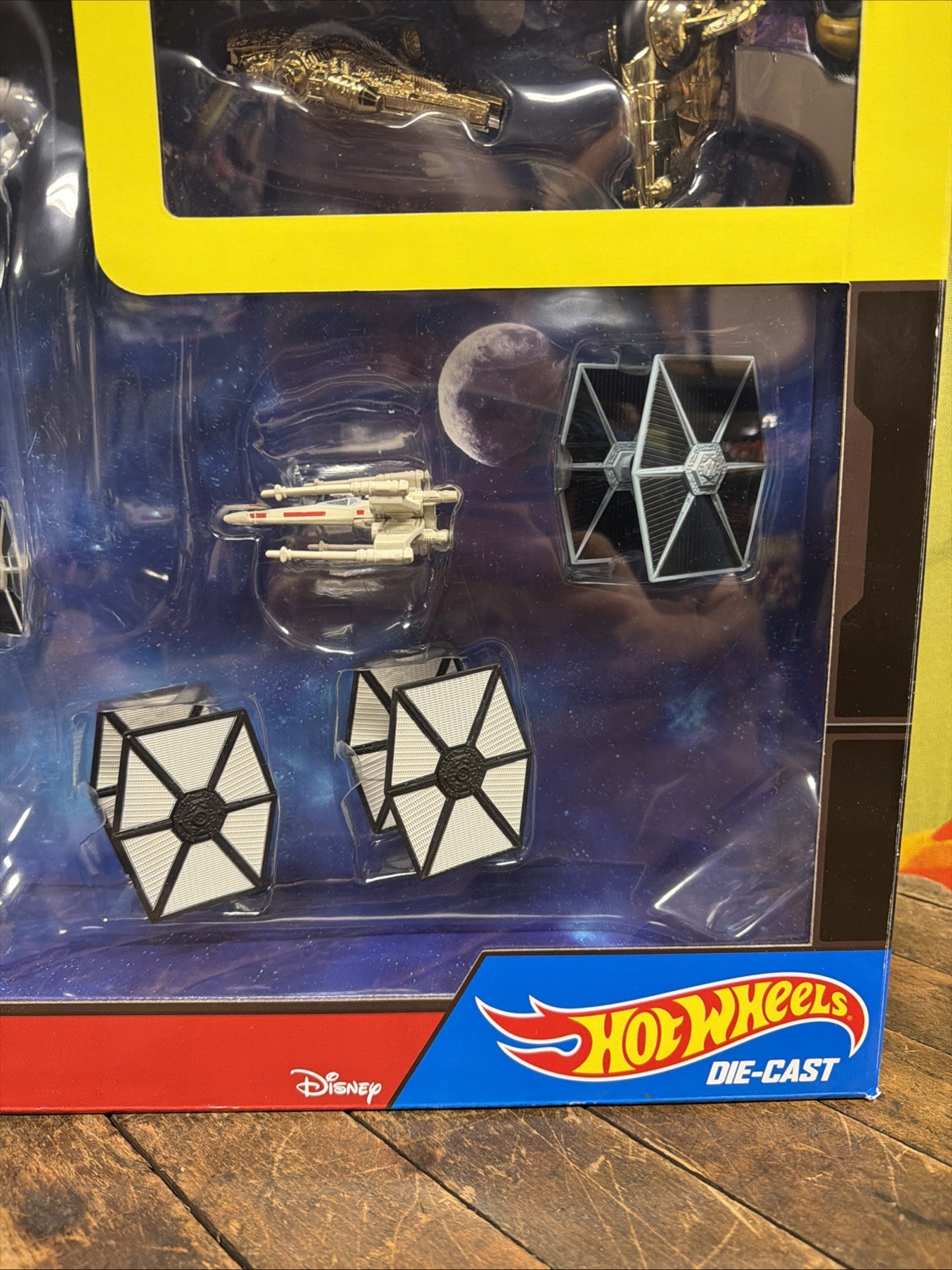 HOT WHEELS DIECAST DISNEY STAR WARS HERO & VILLAIN STARSHIPS 11 PACK FIGURE RARE