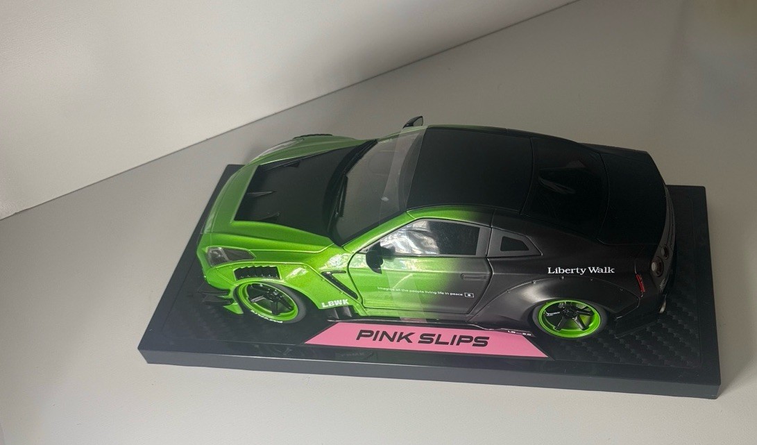 Jada Pink Slips Nissan GT-R (R35) with Liberty Walk Body Kit Green 1/18 Scale