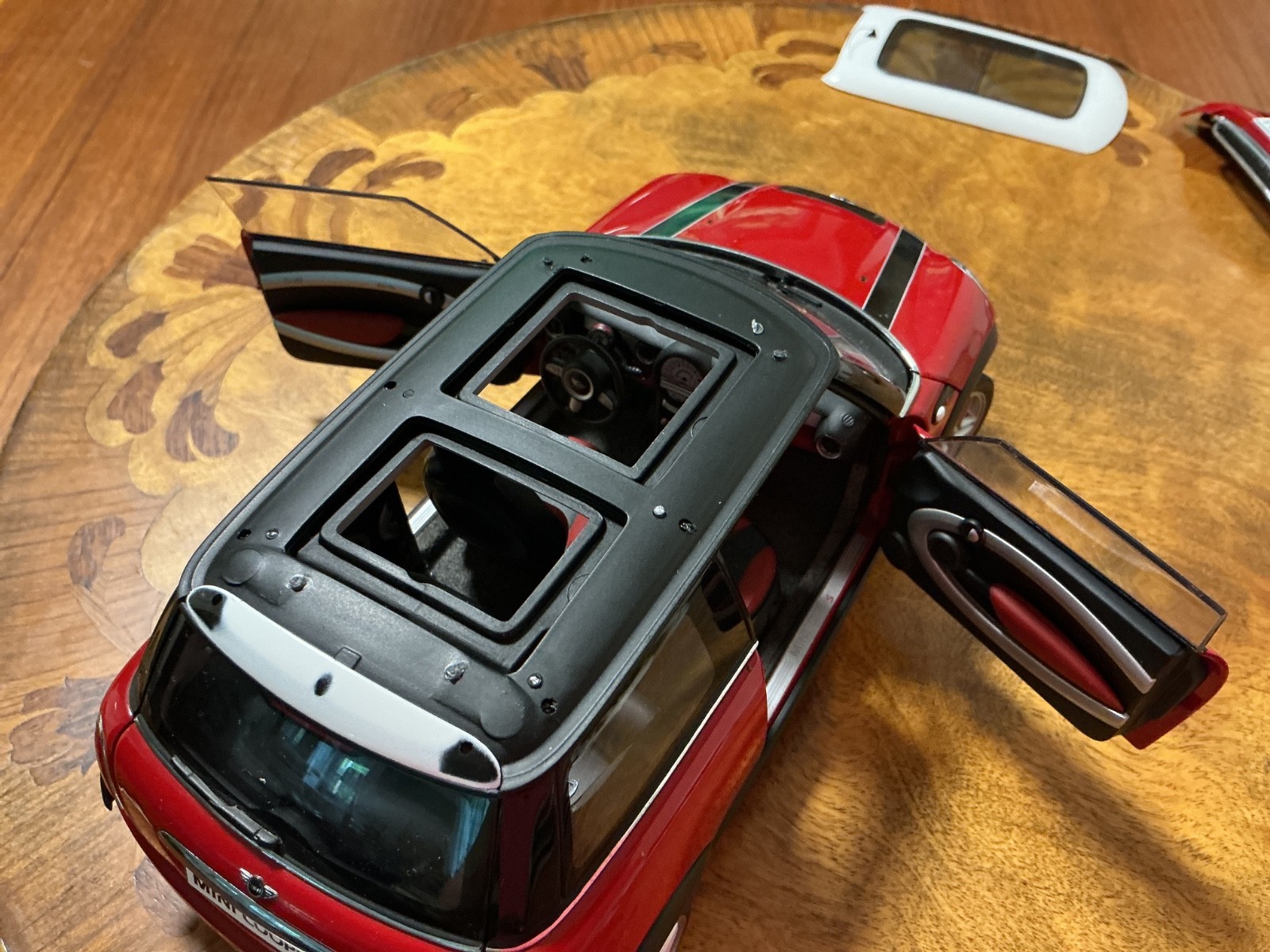 Mini Cooper 1:18 scale 2006 Red Diecast For Repair only