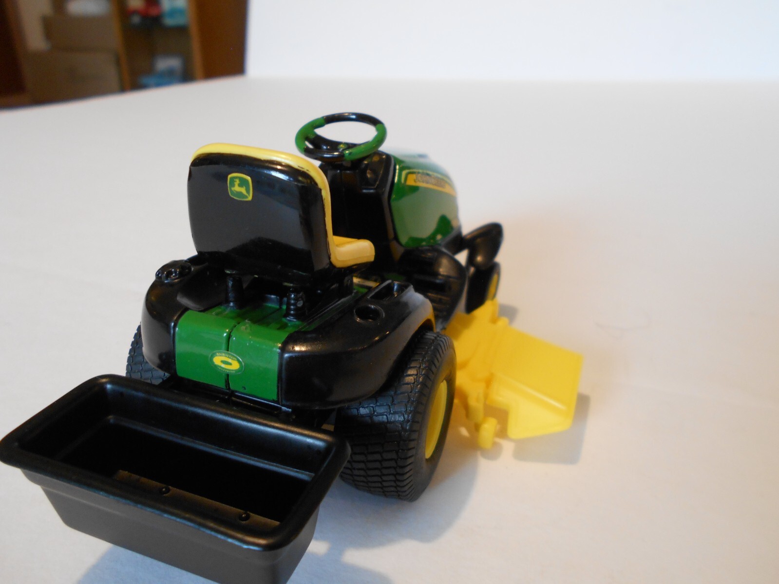 Vintage 2001 ERTL 1:16th Scale John Deere SST18 Spin-Steer Mower #15292, Used