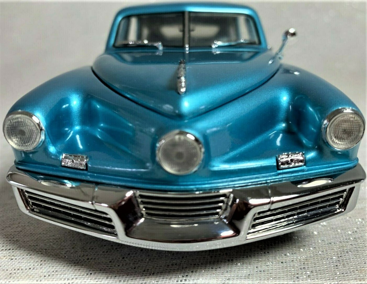 Tucker Built Vintage Classic Dream Concept 1:24 Promo Car Carousel TURQ Model