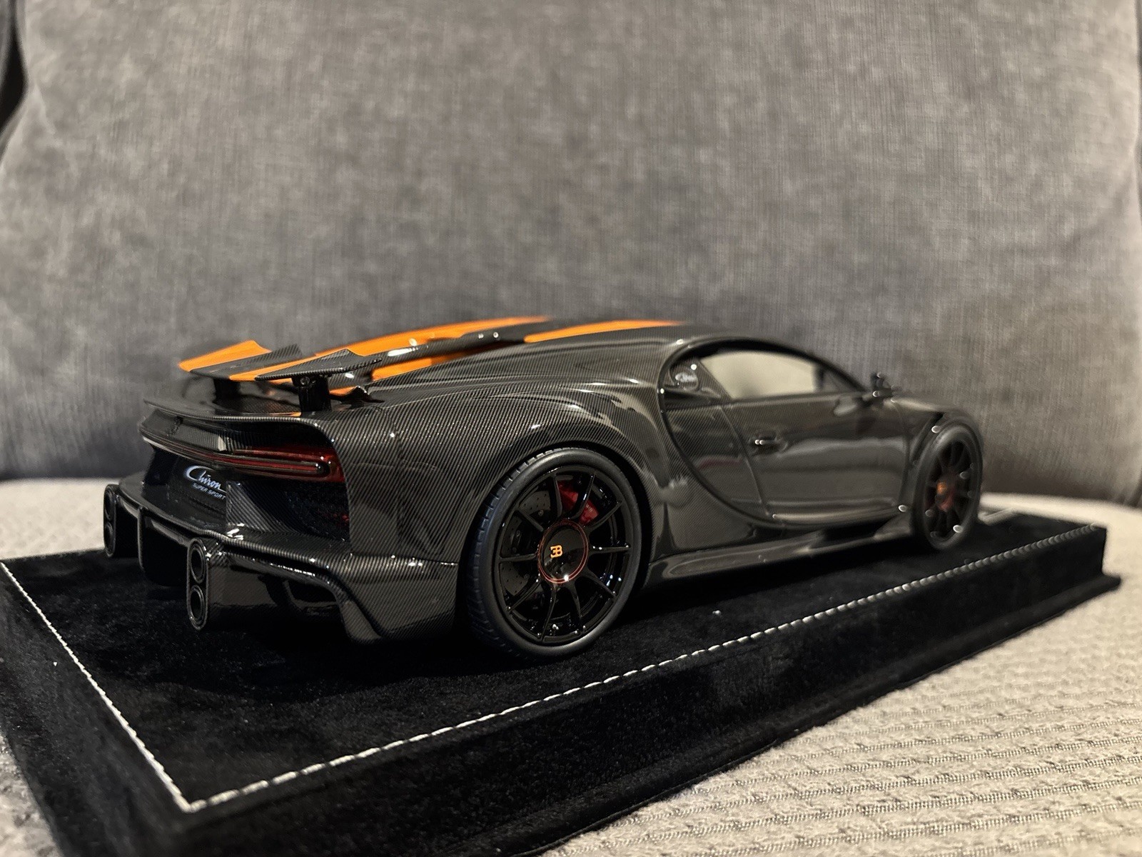 1/18 HH Henson & Heaven Bugatti Chiron SuperSport Carbon/orange High Wing Limite