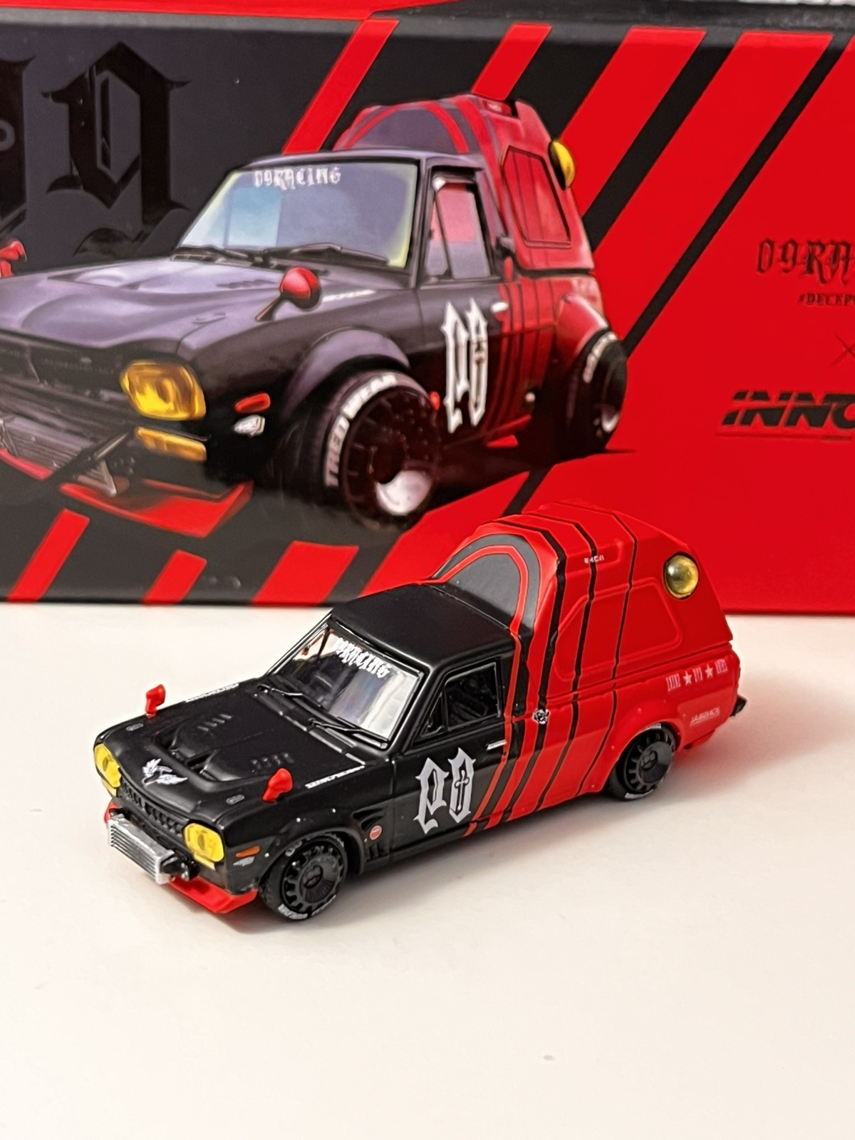 Inno64 X 09Racing 1:64 Nissan Sunny Hakatora 09 Racing Decepcionez