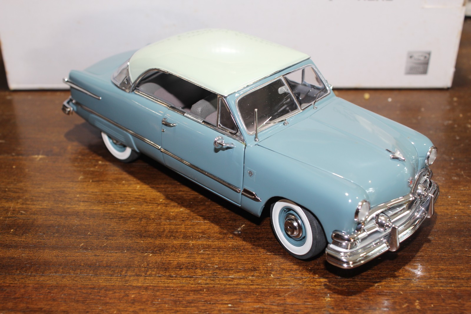 Danbury Mint Limited Edition 1951 Ford Victoria Coupe 1/24