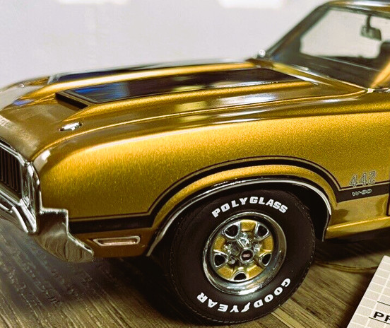 Oldsmobile 442 OLDS Race Car Custom Built1 24Model18Hot Rod12Carousel GOLD1966