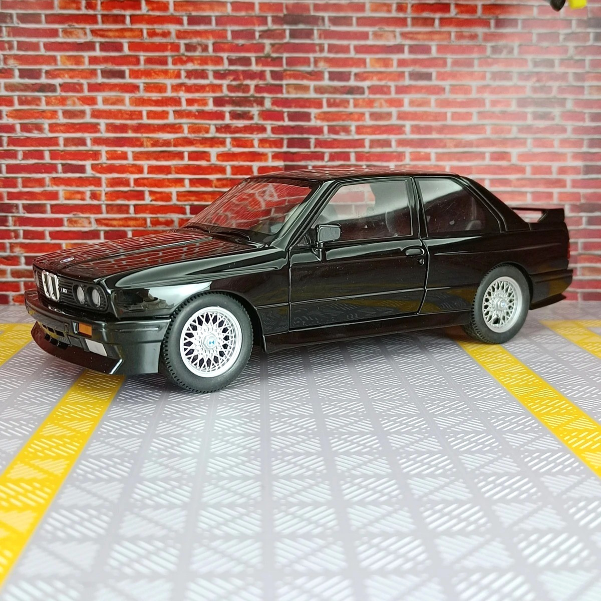 1:24 BMW M3 E30 1988 Mpower Alloy Diecast Sound & Light Car Model Toy Gift NEW