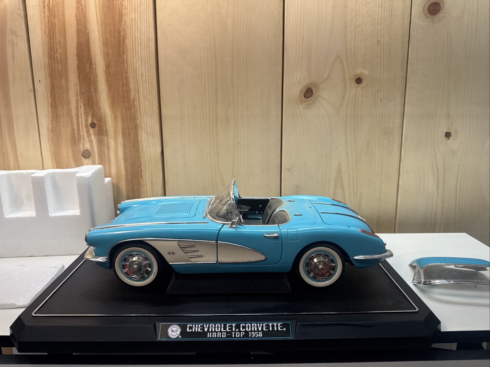 1958 Chevrolet Corvette Hard-Top w/ Removable Top – 1/12 Solido Diecast Model