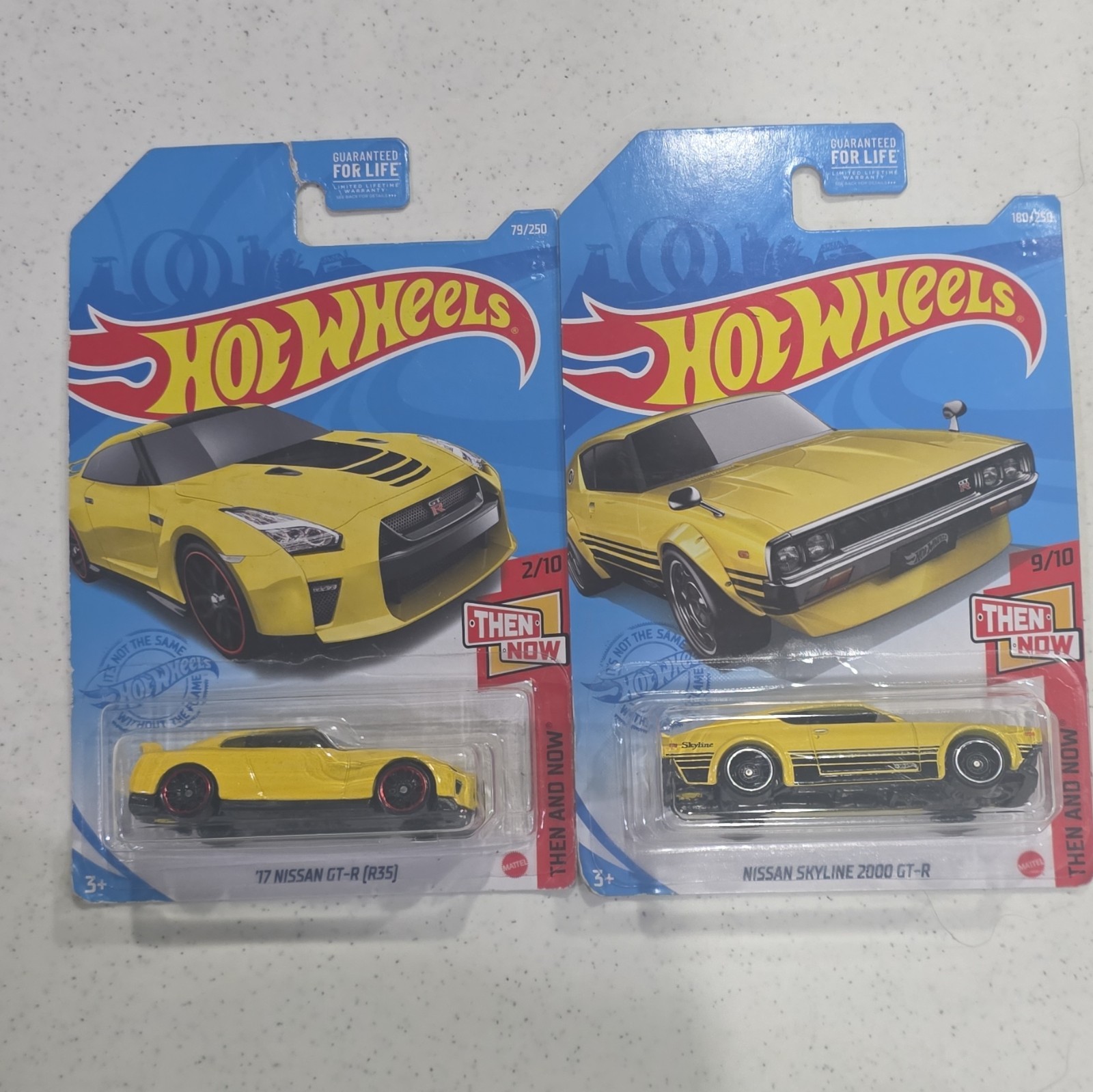 Hot Wheels Then and Now 1:64 Nissan Skyline 2000 GT-R & ’17 GT-R Yellow