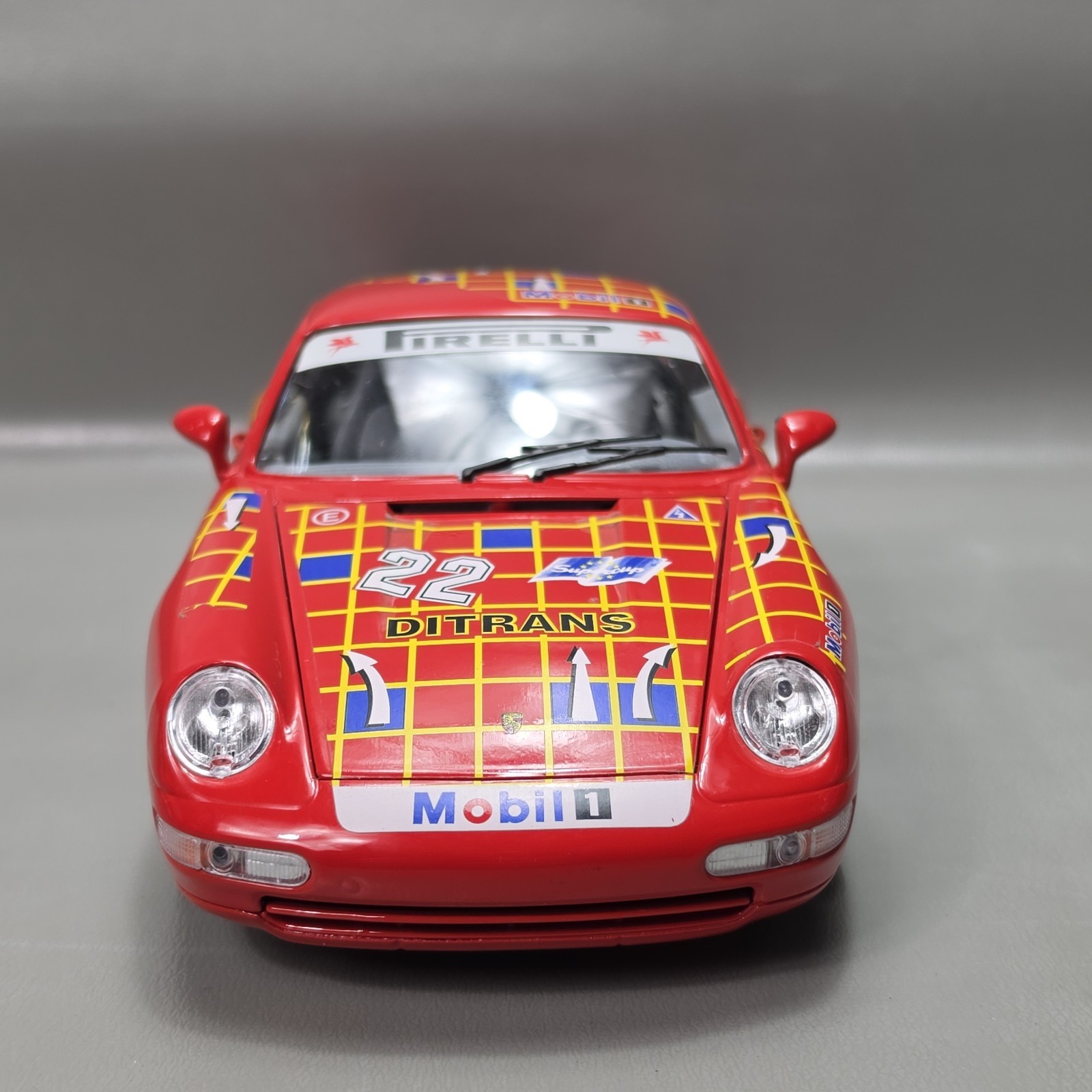 Bburago 1993 Porsche Carrera 911 Super Cup Ditrans Red 1:18 Scale Diecast