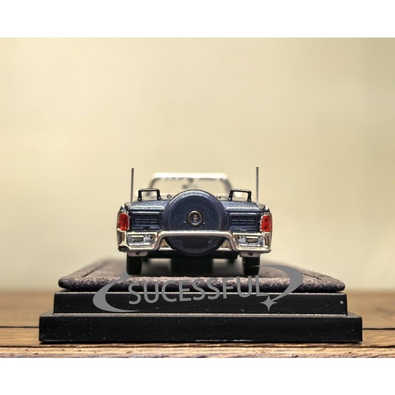 GOC 1/64 Blue Continental X100 HEC Luxury Sedan Diecast Metal Car Sealed
