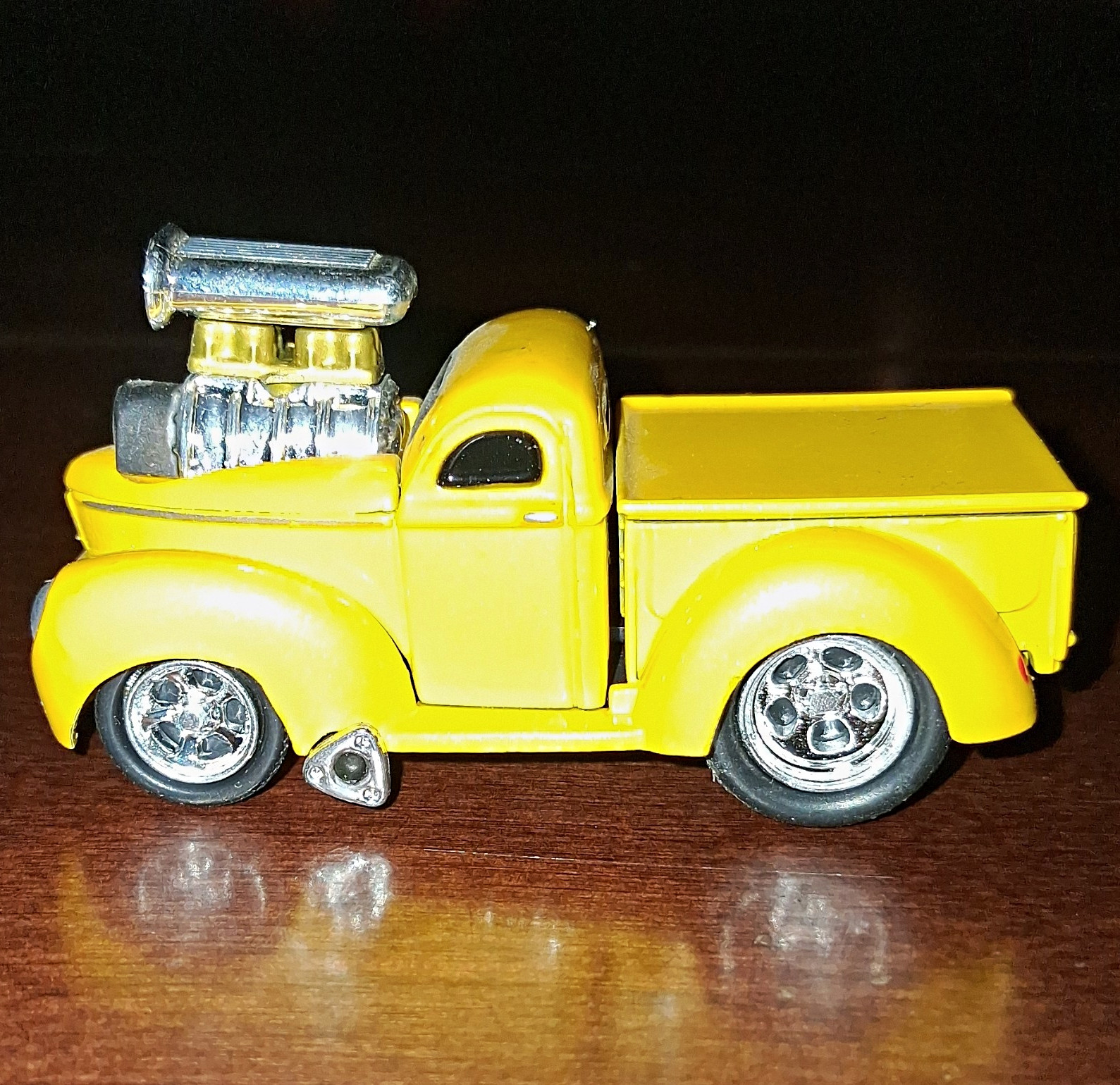 Funline 1:64 1940 Ford Hot Rod Pickup Truck Yellow Diecast Super Charged