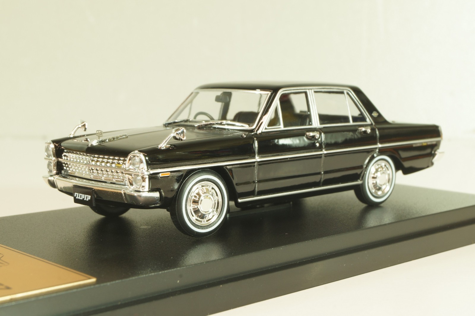 Nissan Gloria Super Deluxe (PA30) 1967 black, Japan Collection, Hachette 1:43