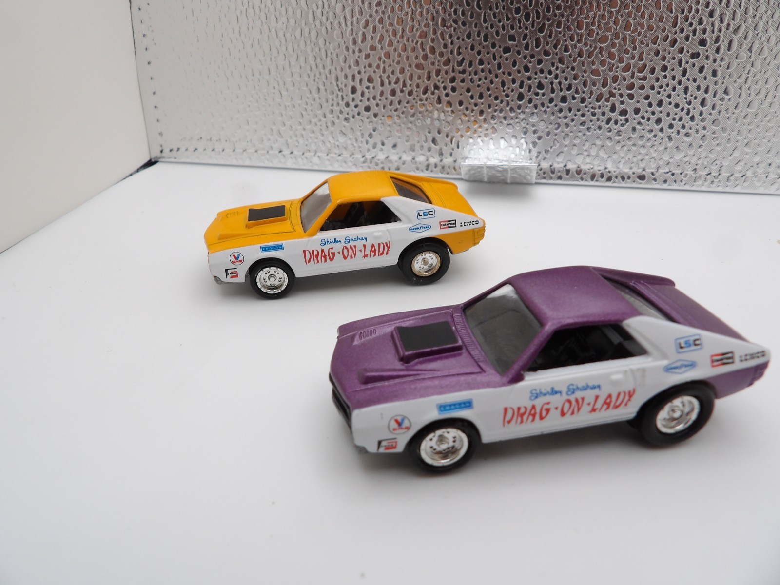 1969 DRAG-ON-LADY 1995 JOHNNY LIGHTNING DRAGSTERS U.S.A. 1:64 TWO CAR LOT