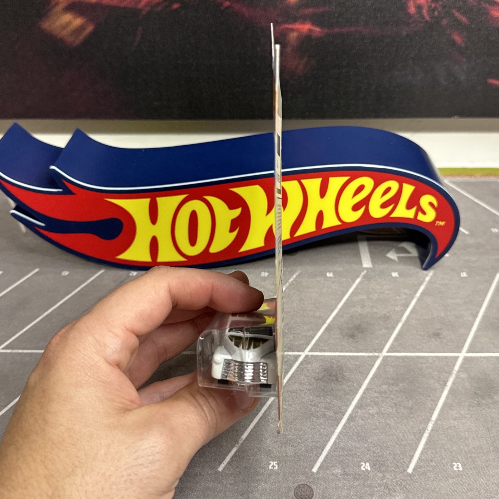 Hot Wheels HW Hot Trucks White 1952 Chevy 5 Window Pickup 8/10