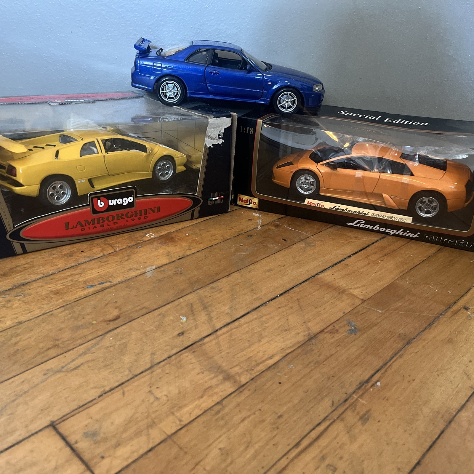 3x VTG 90’s 1/18 Die-cast Model Cars bburago Maisto Skyline & Lamborghini