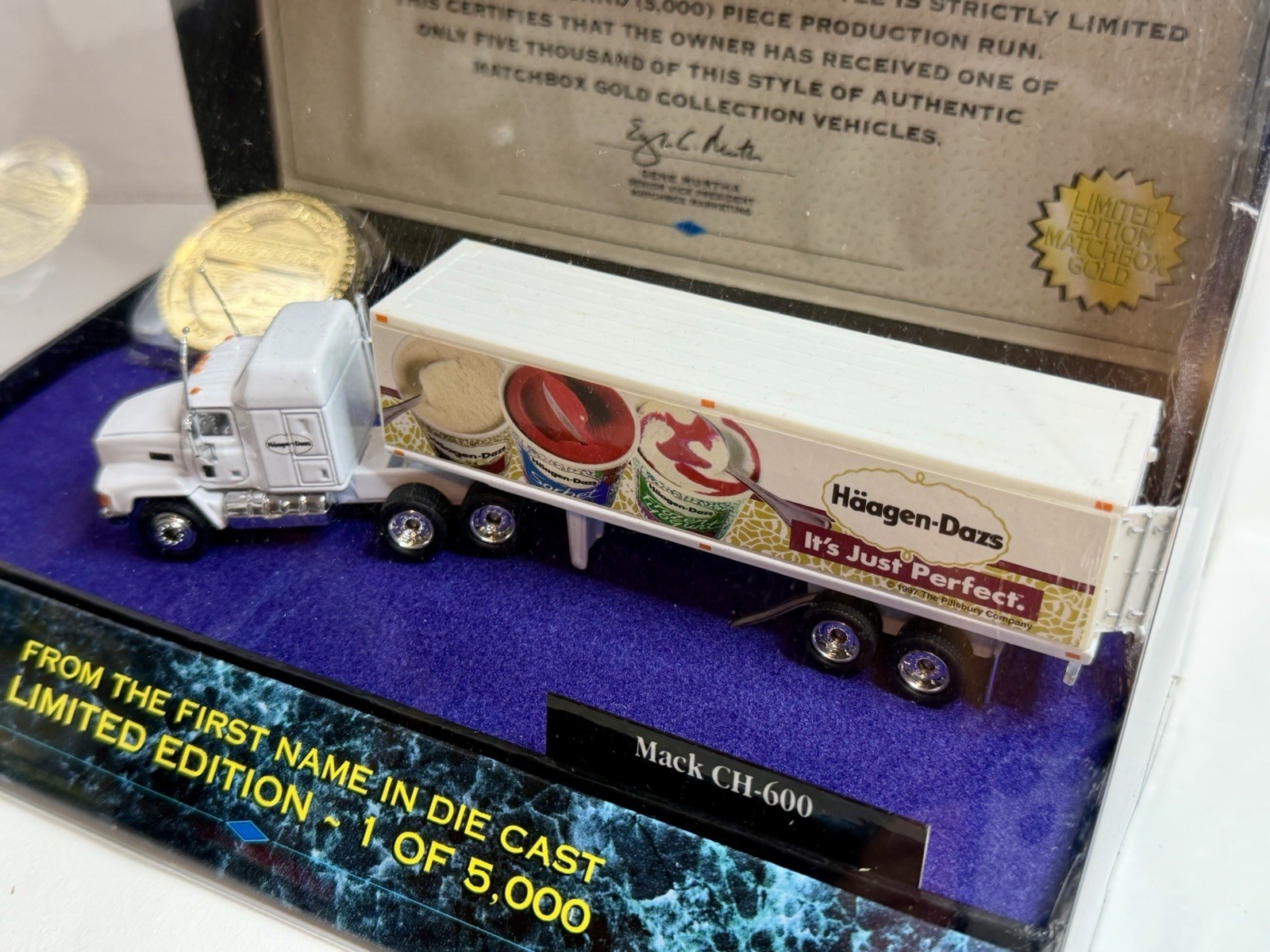 1996 Matchbox Gold Collection Mack Truck CH-600 Convoy Semi Haagen-Dazs Trailer