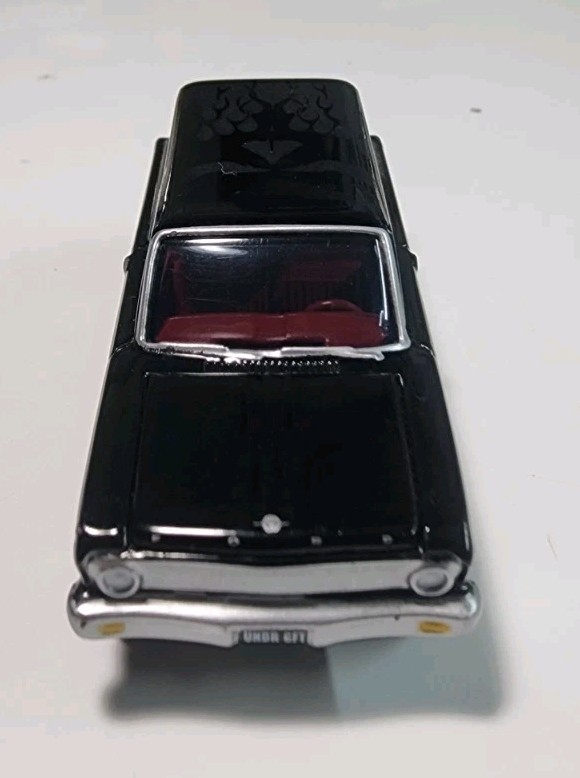 Johnny Lightning Thirteen Customs 1965 Ford Falcon Sedan Delivery 1/64 Diecast