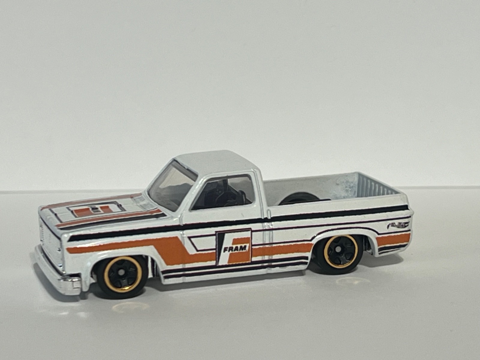 hot wheels CUSTOM white fram 1983 silverado