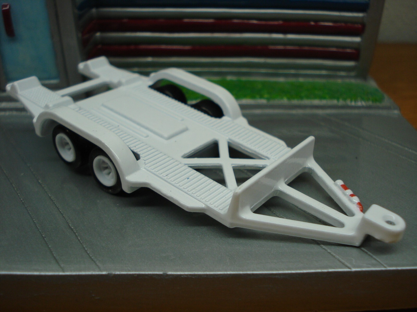 Hot Wheels Single Car Trailer Loose white Team Transport Real Riders, Metal Base