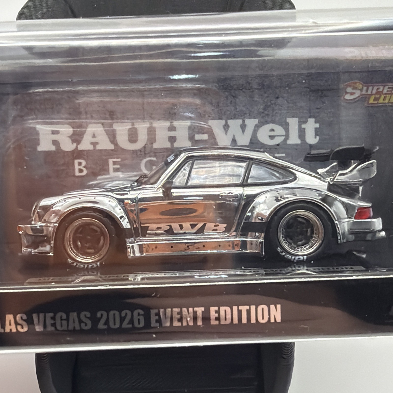 PORSCHE RWB 930 CHROME 2026 SUPER CON LAS VEGAS 1/64 DIECAST CAR BY INNO64 INNO