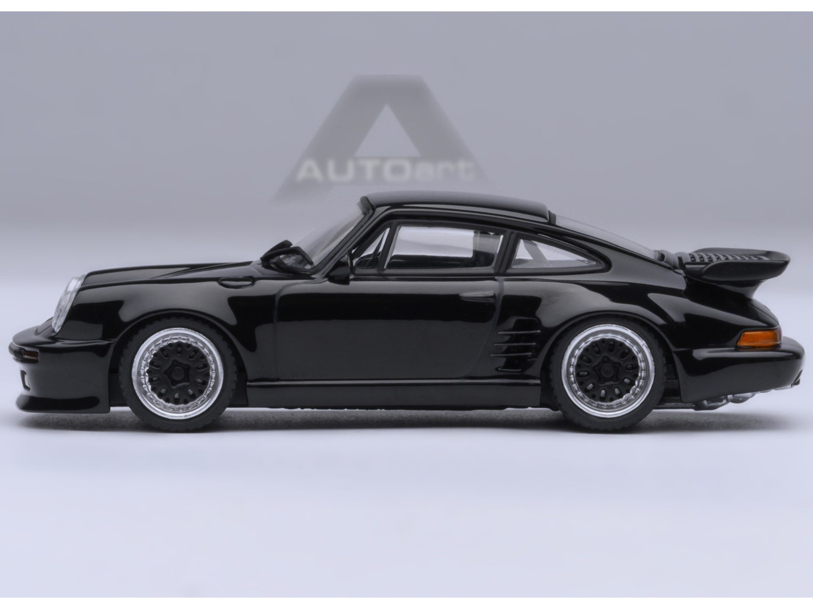 PORSCHE 911 (930) TURBO “BLACKBIRD – WANGAN MIDNIGHT” 1/64 BY AUTOART 20636