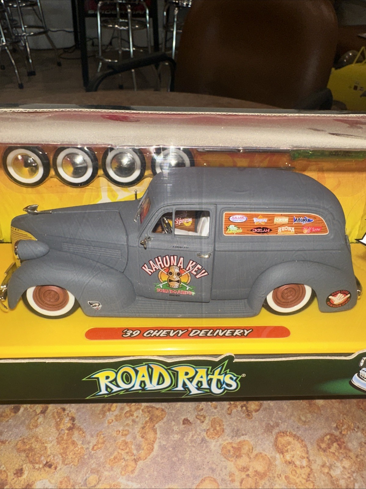 2003 Jada Road Rats 1939 Chevy Delivery Primer 1:24 Die Cast w/Extra Wheels NOS