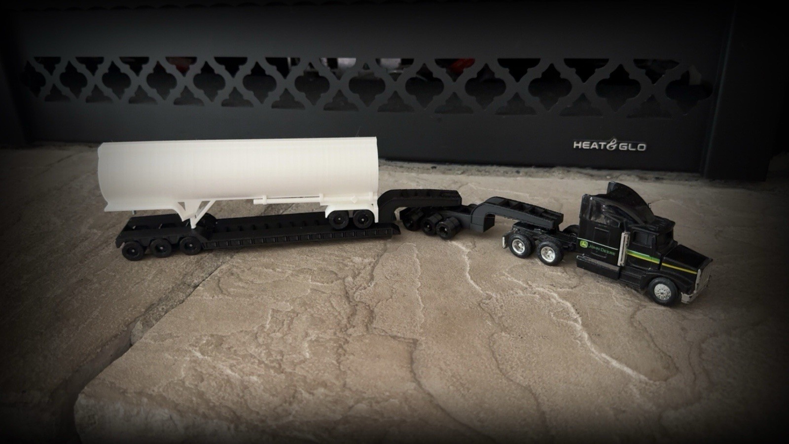 1:64 Semi trailer Set – Black Low Boy And White Tanker trailer – 3D printed