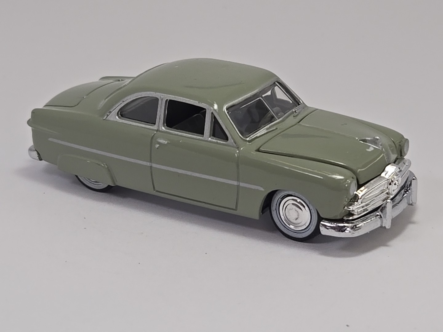 1949–1951 Ford Custom Triple Carb Flathead V8 Coupe 1/64 Scale Limited Edition