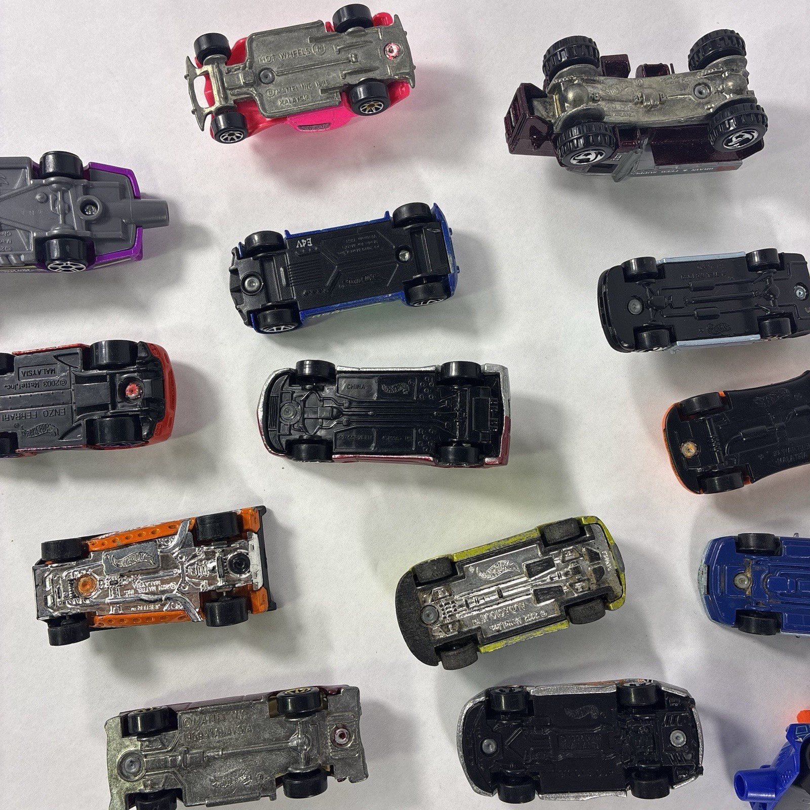 Lot of 14 Hotwheels Cars Loose Various Cars Truck Diecast 1:64