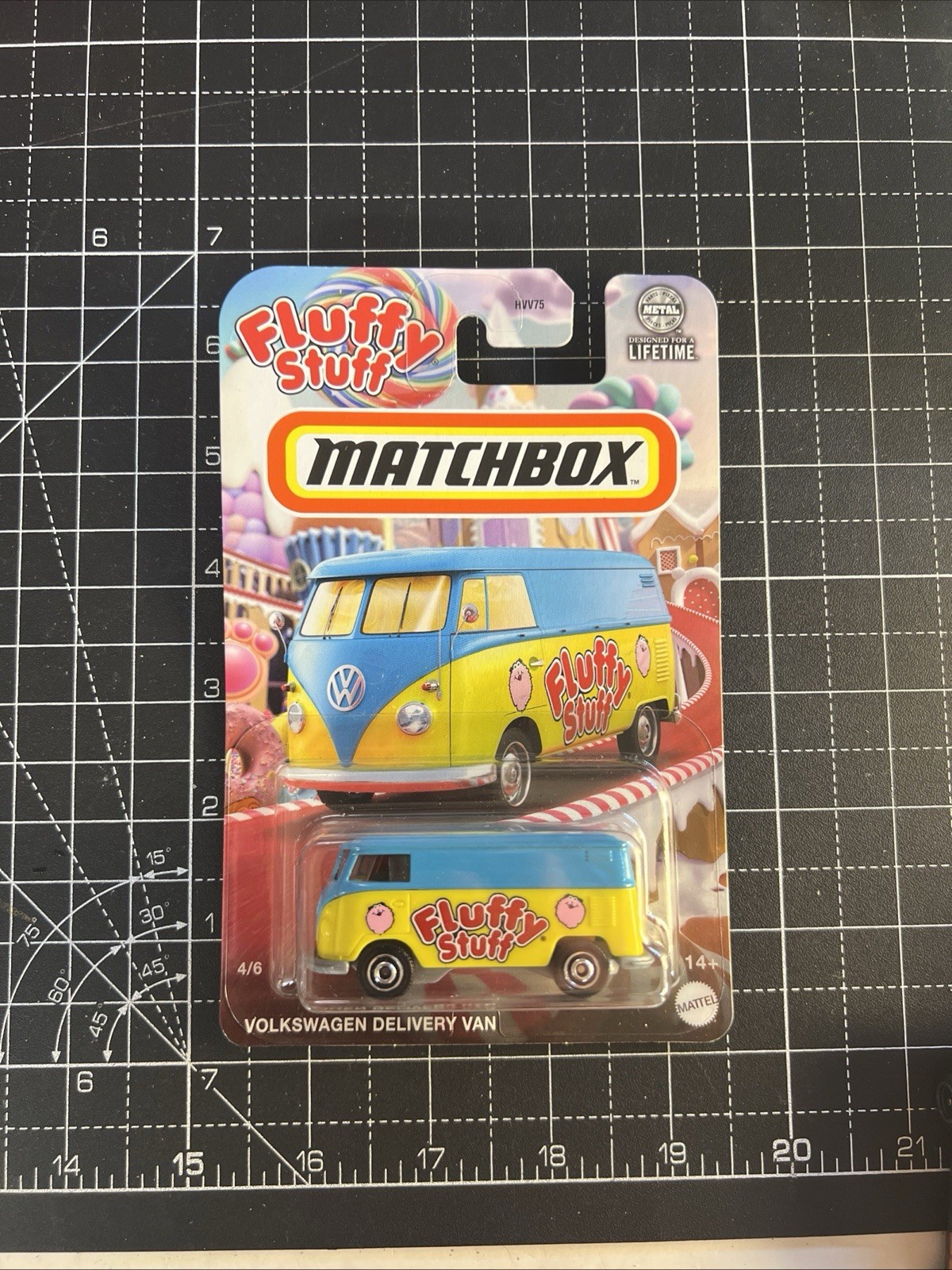 MATCHBOX 2024 FLUFFY STUFF 4/6 – VOLKSWAGEN DELIVERY VAN BLUE AND YELLOW