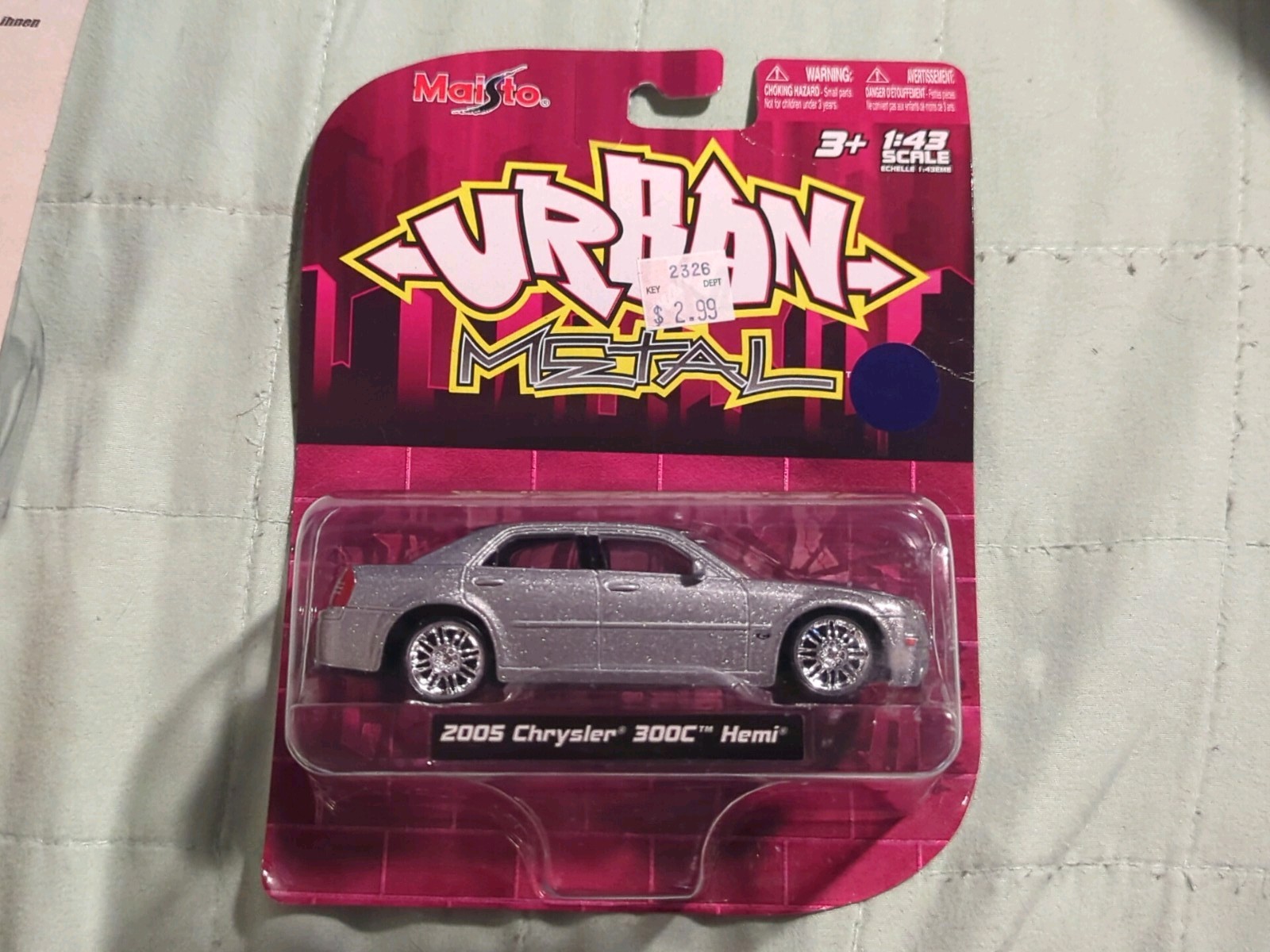 Urban Metal-Set Of 2 Chrysler 2005 300C Hemi & 2006 Dodge Charger R/T-Maisto New