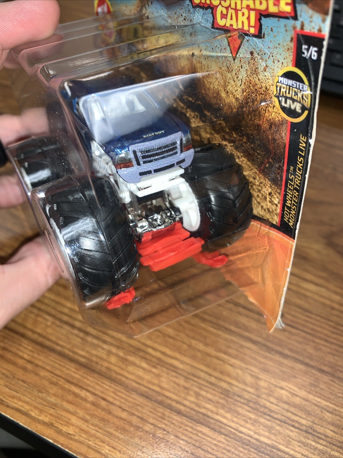 2020 Hot Wheels Monster Trucks Live Bigfoot Giant Wheels with Crushable Car
