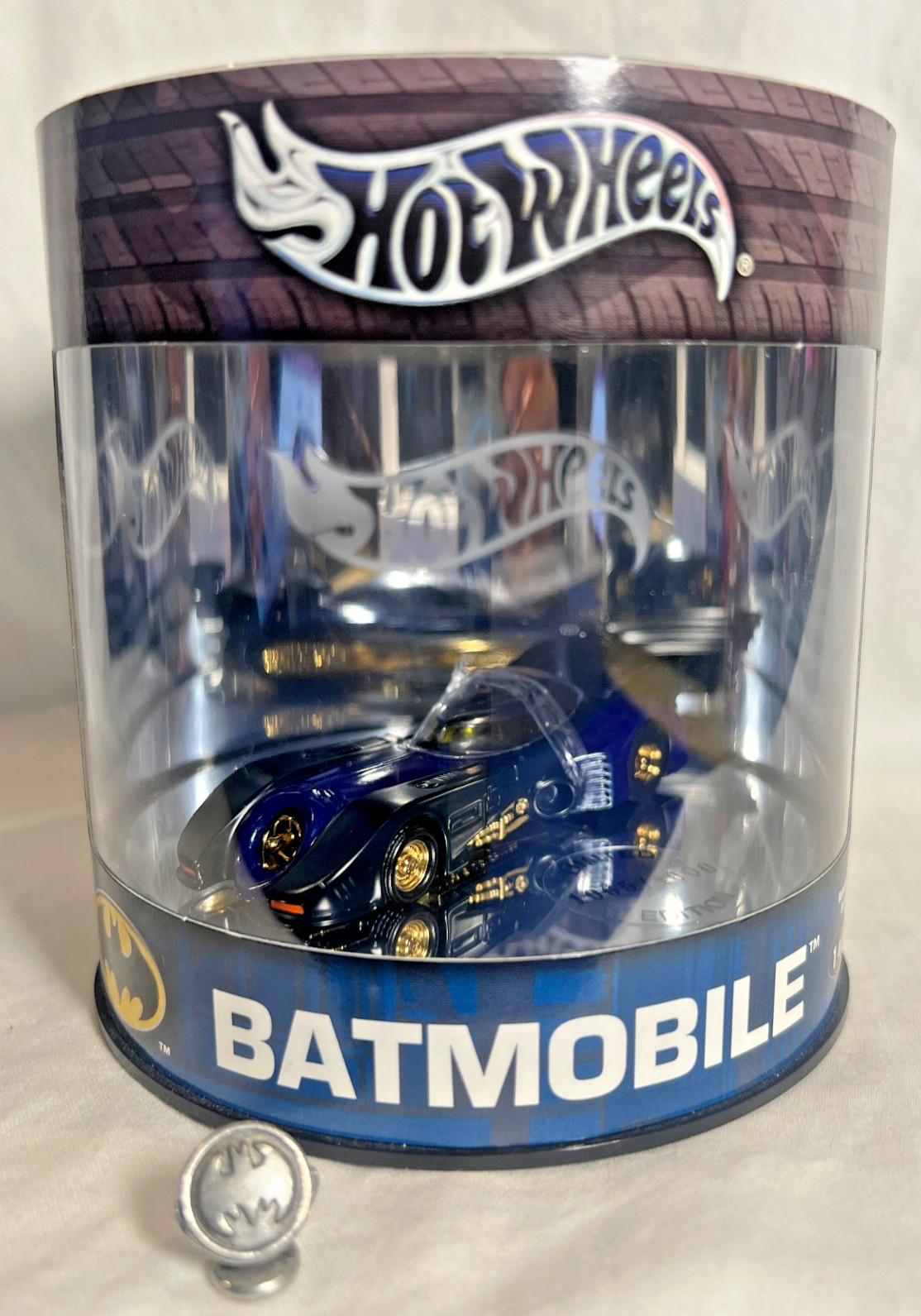 RARE – 2004 Hot Wheels Batmobile Series Oil Can 1 of 3 Limited Edition 1065/4000