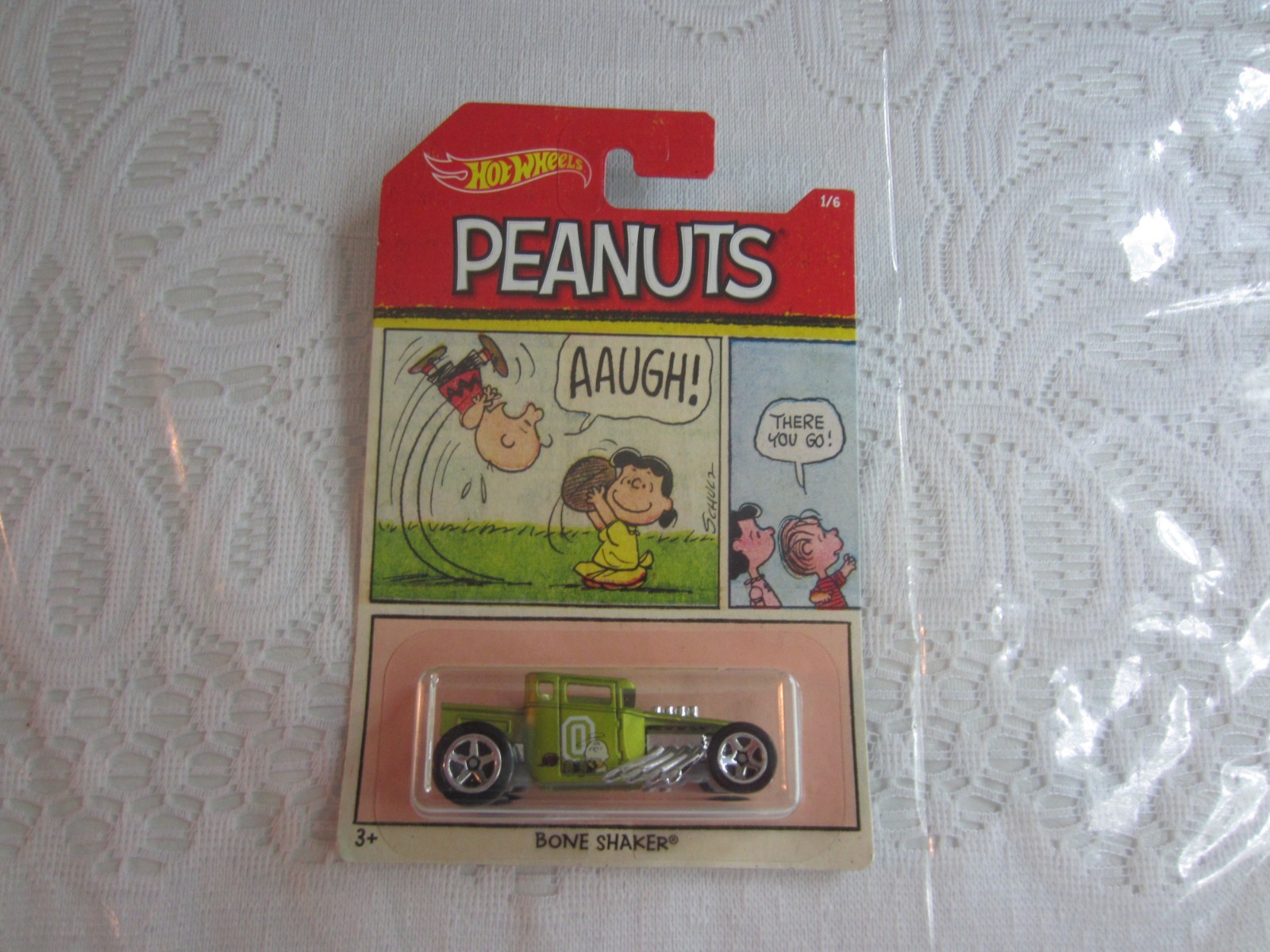 2017 Mattel Hot Wheels Peanuts: Charlie Brown, Bone Shaker NIP
