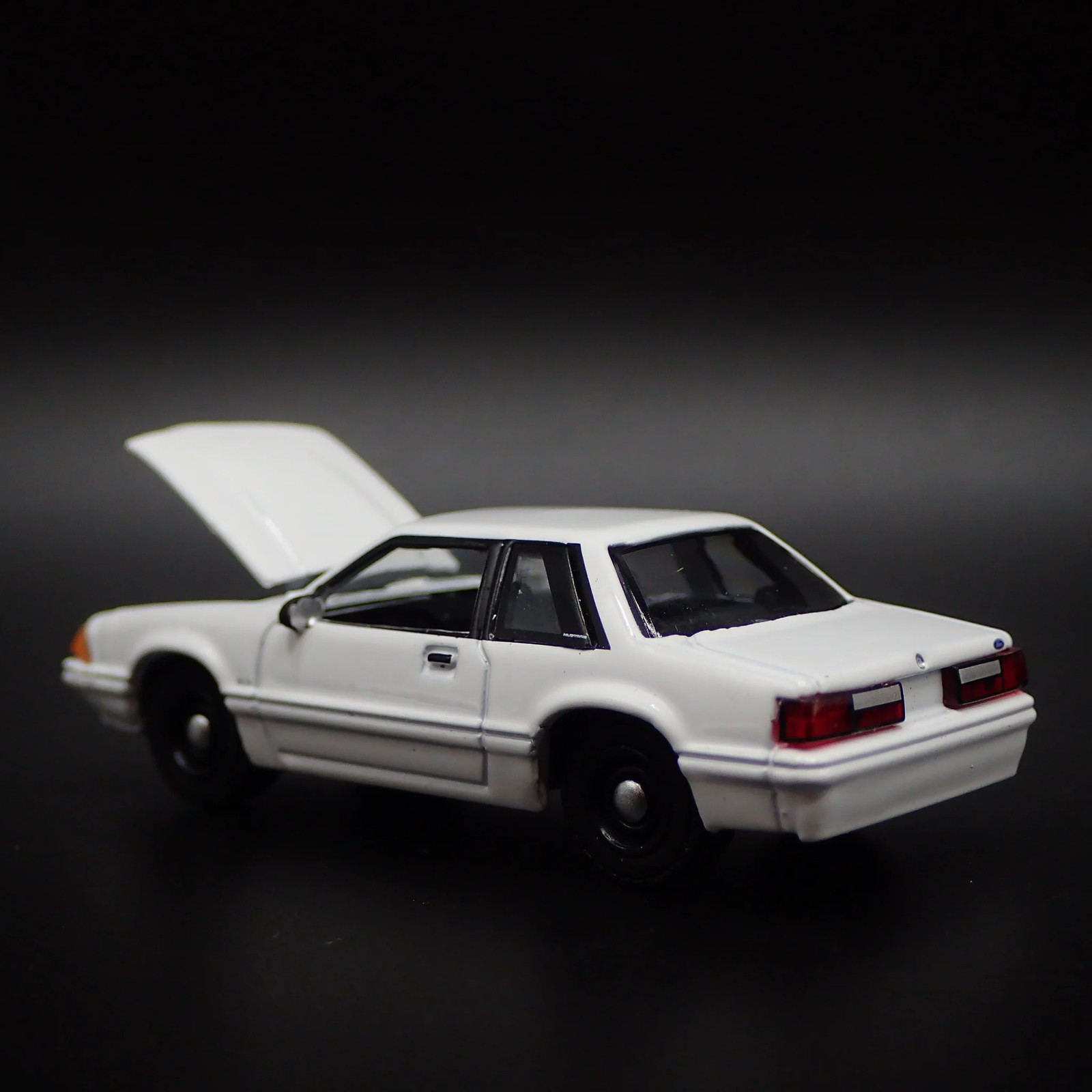 1987-1993 FORD MUSTANG NOTCHBACK FOX BODY 1:64 SCALE DIORAMA DIECAST MODEL CAR