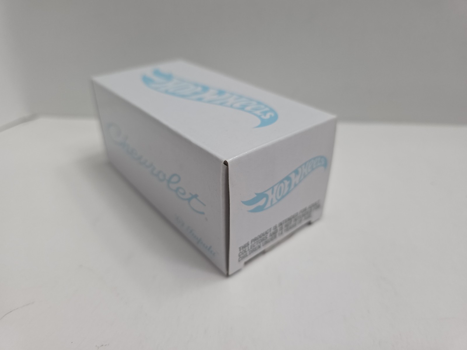 Hot Wheels 2021 RLC Holiday Snowman Chevy ’64 Impala – Spectraflame Light Blue
