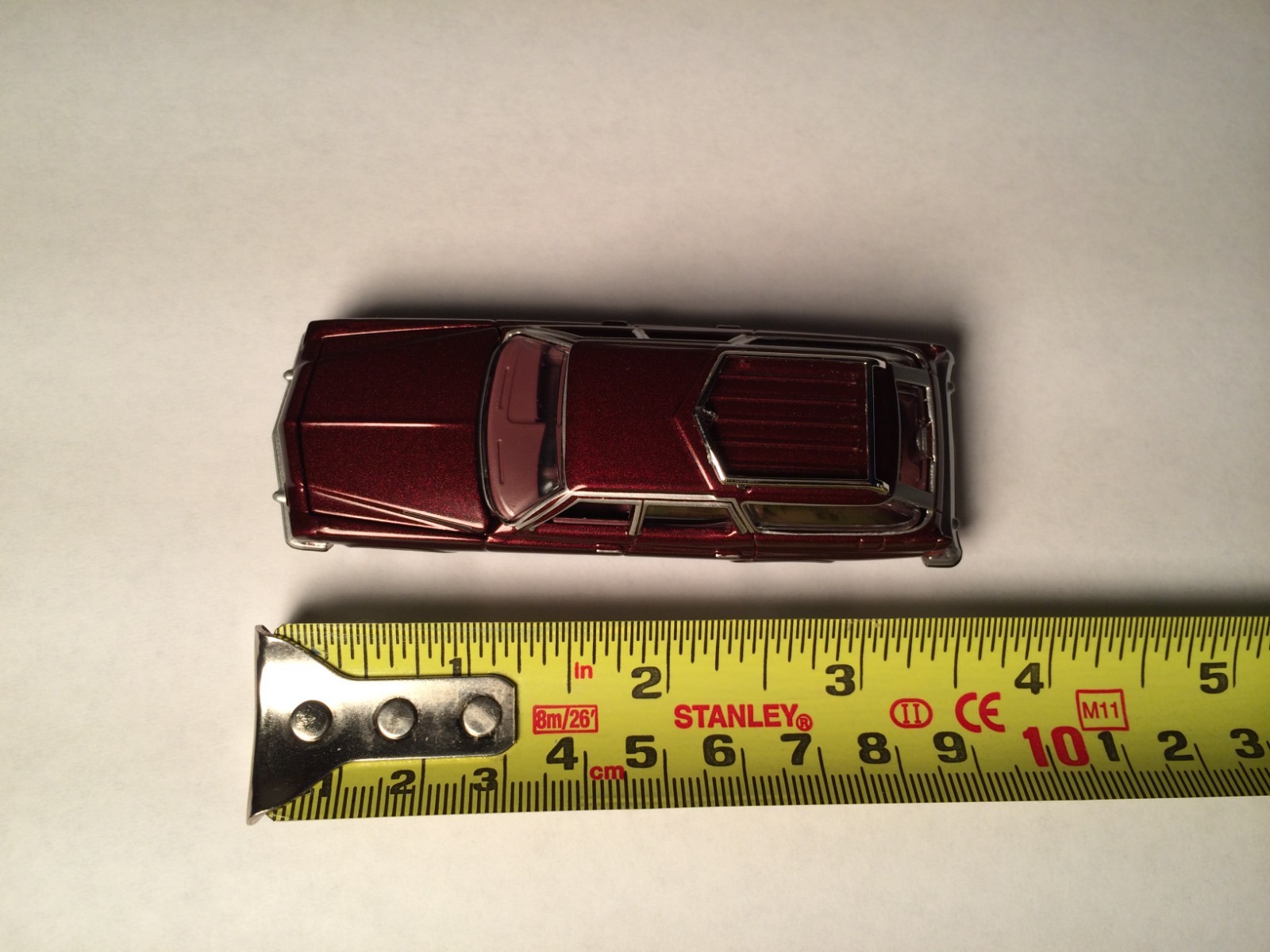 Auto World AW GM 1974 Buick Estate Station Wagon 1:64 1/64 Burgundy Model Car